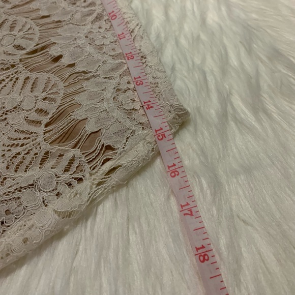 Forever 21 Lace mini skirt - Picture 2 of 5